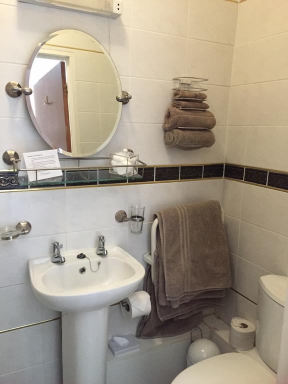 The Maples Bed & Breakfast Hythe  Ruang foto