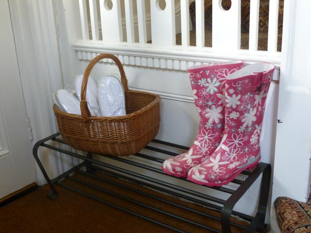 The Maples Bed & Breakfast Hythe  Bagian luar foto