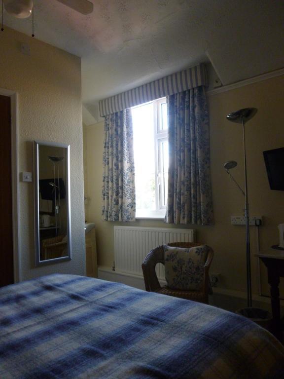 The Maples Bed & Breakfast Hythe  Bagian luar foto