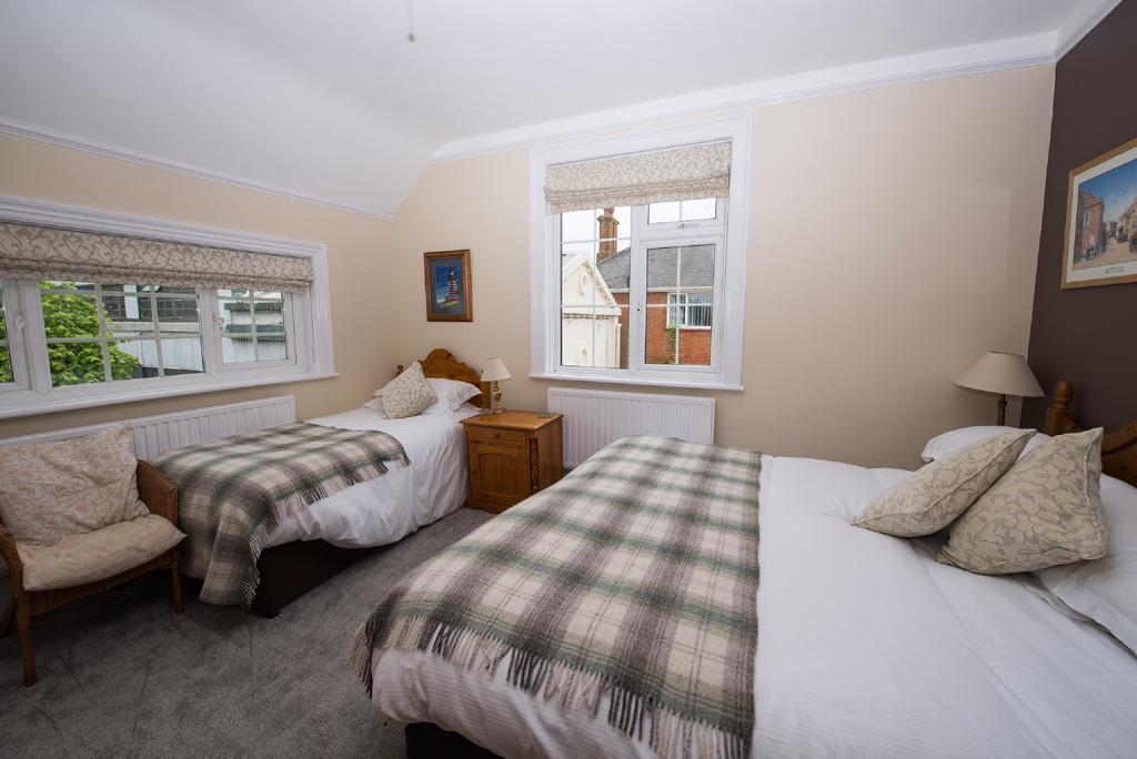 The Maples Bed & Breakfast Hythe  Bagian luar foto