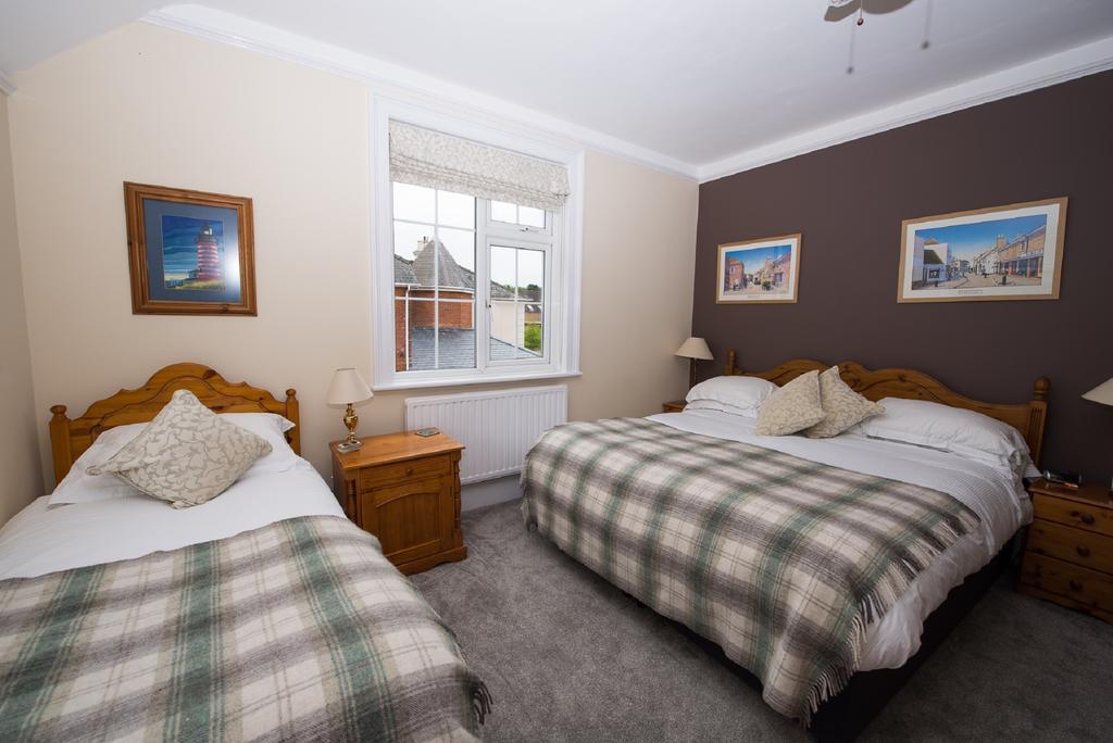 The Maples Bed & Breakfast Hythe  Bagian luar foto