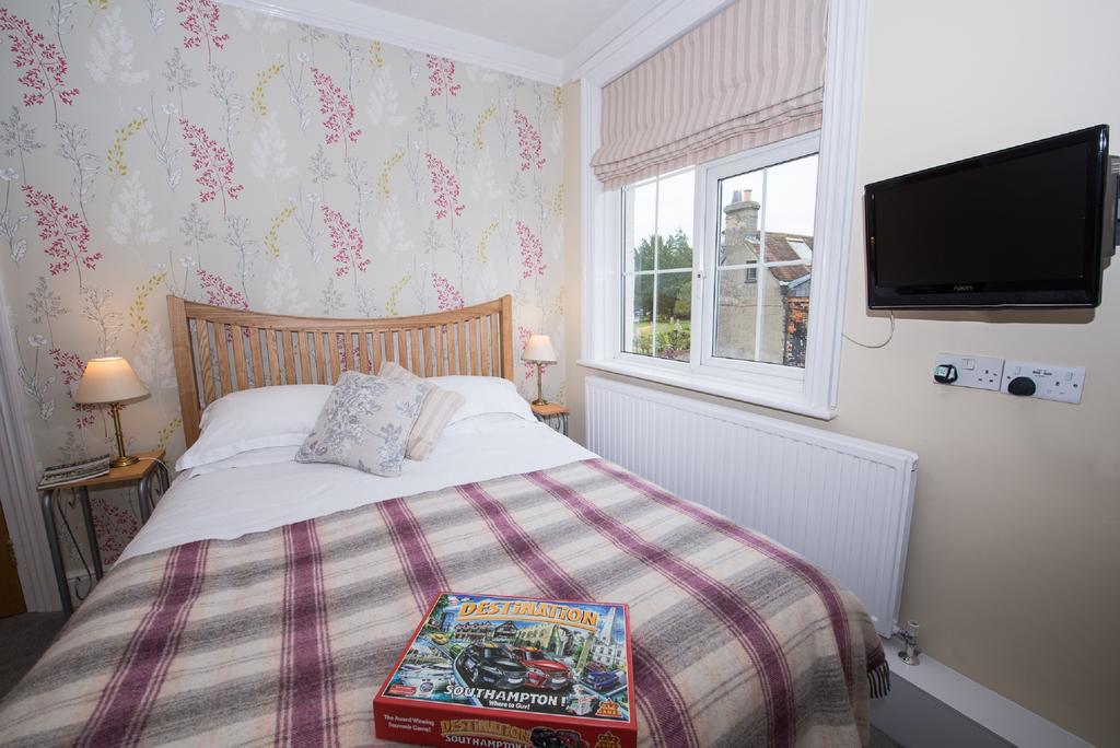 The Maples Bed & Breakfast Hythe  Bagian luar foto