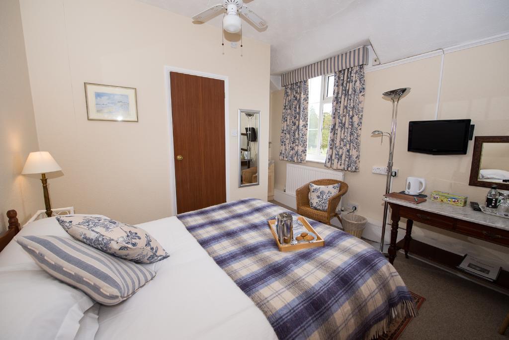 The Maples Bed & Breakfast Hythe  Bagian luar foto