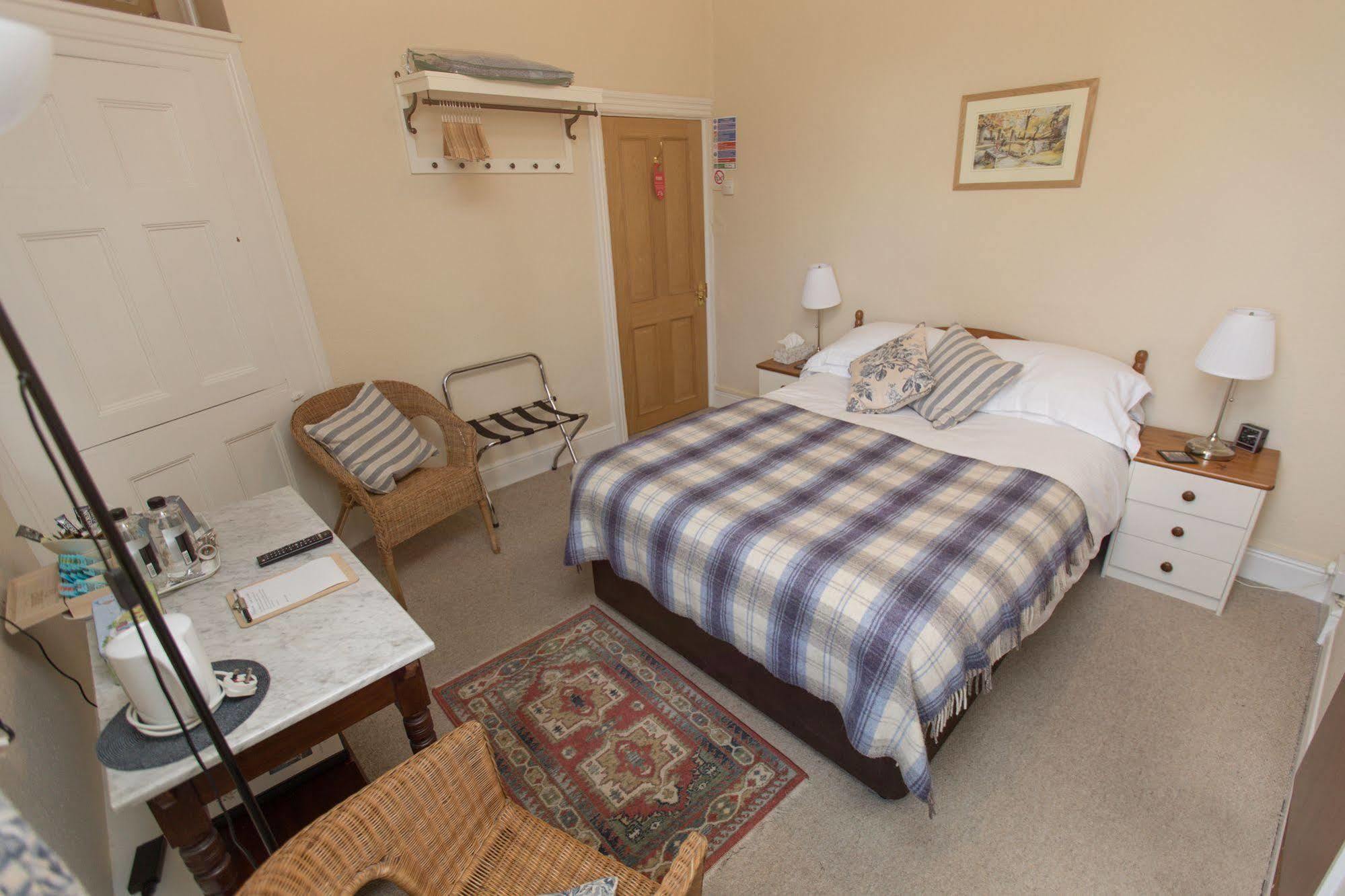 The Maples Bed & Breakfast Hythe  Bagian luar foto